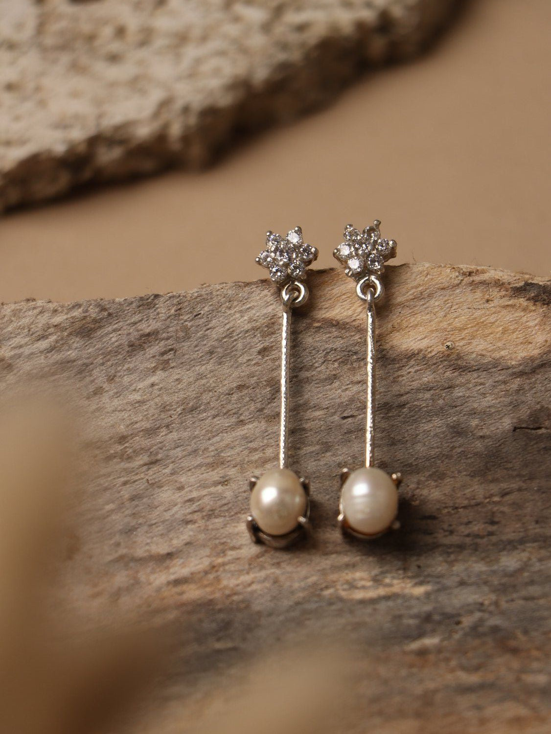 Pearlbeam earrings, with Zircon and Pearl stones in white, 1.8-inch